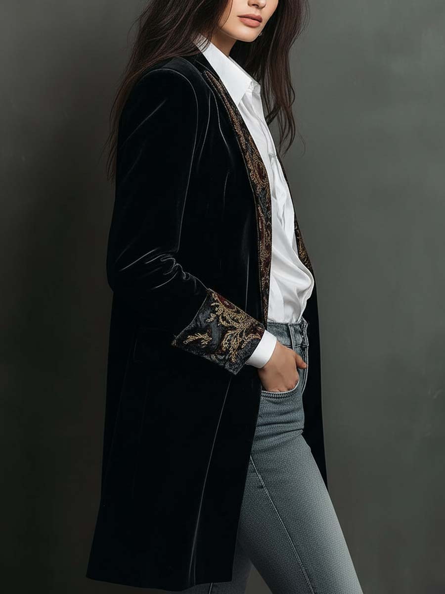 Leontina | Fitted Baroque Printed Blazer in Black