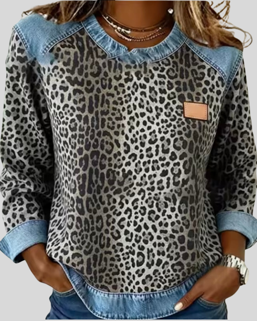 Clara | Leopard Print Jumper with Contrast Collar