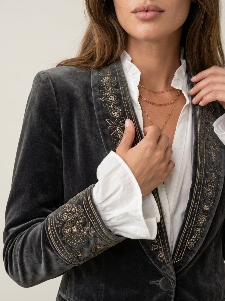 Nuria | Elegant Velvet Jacket
