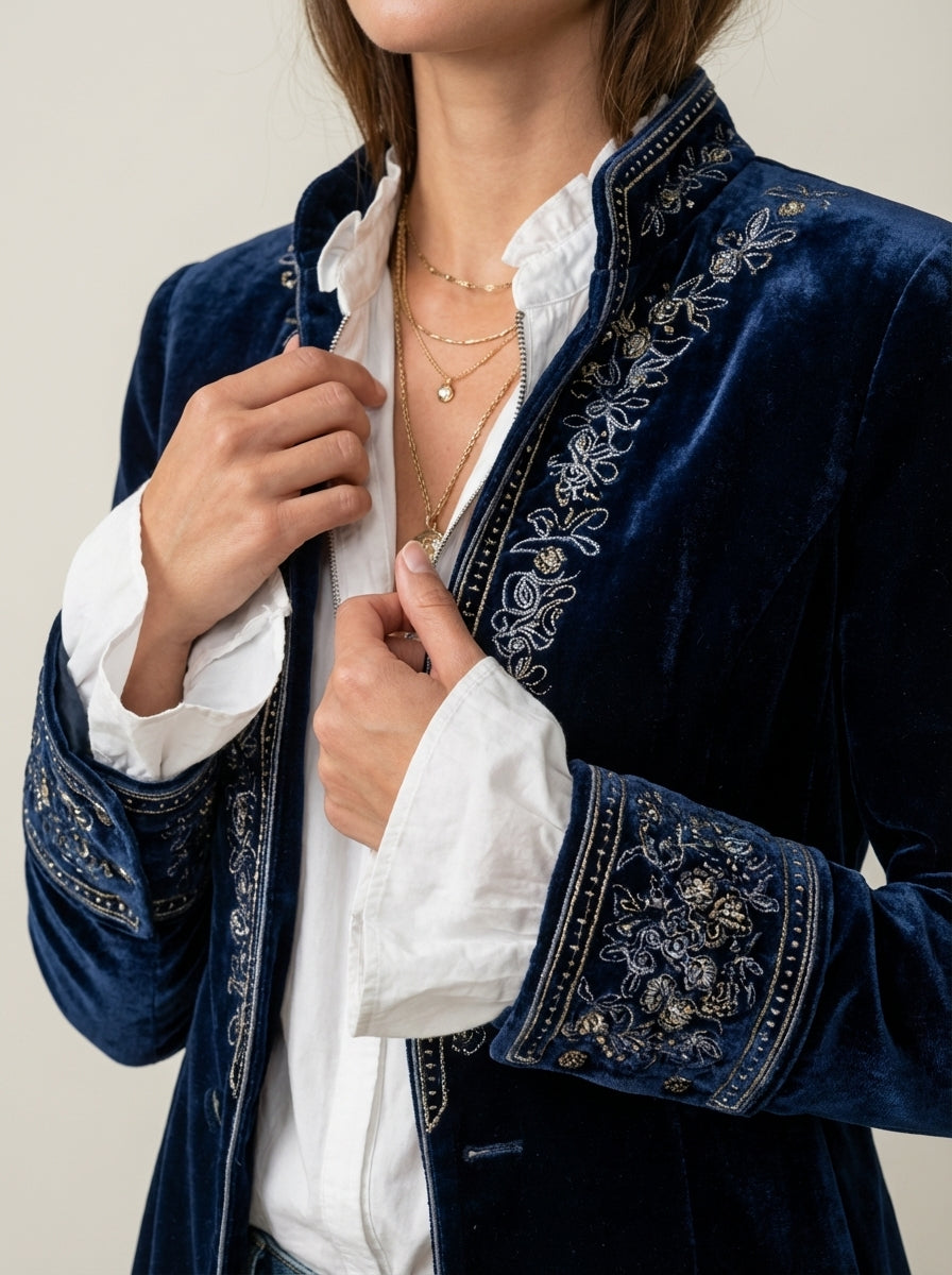 Nuria | Elegant Velvet Jacket
