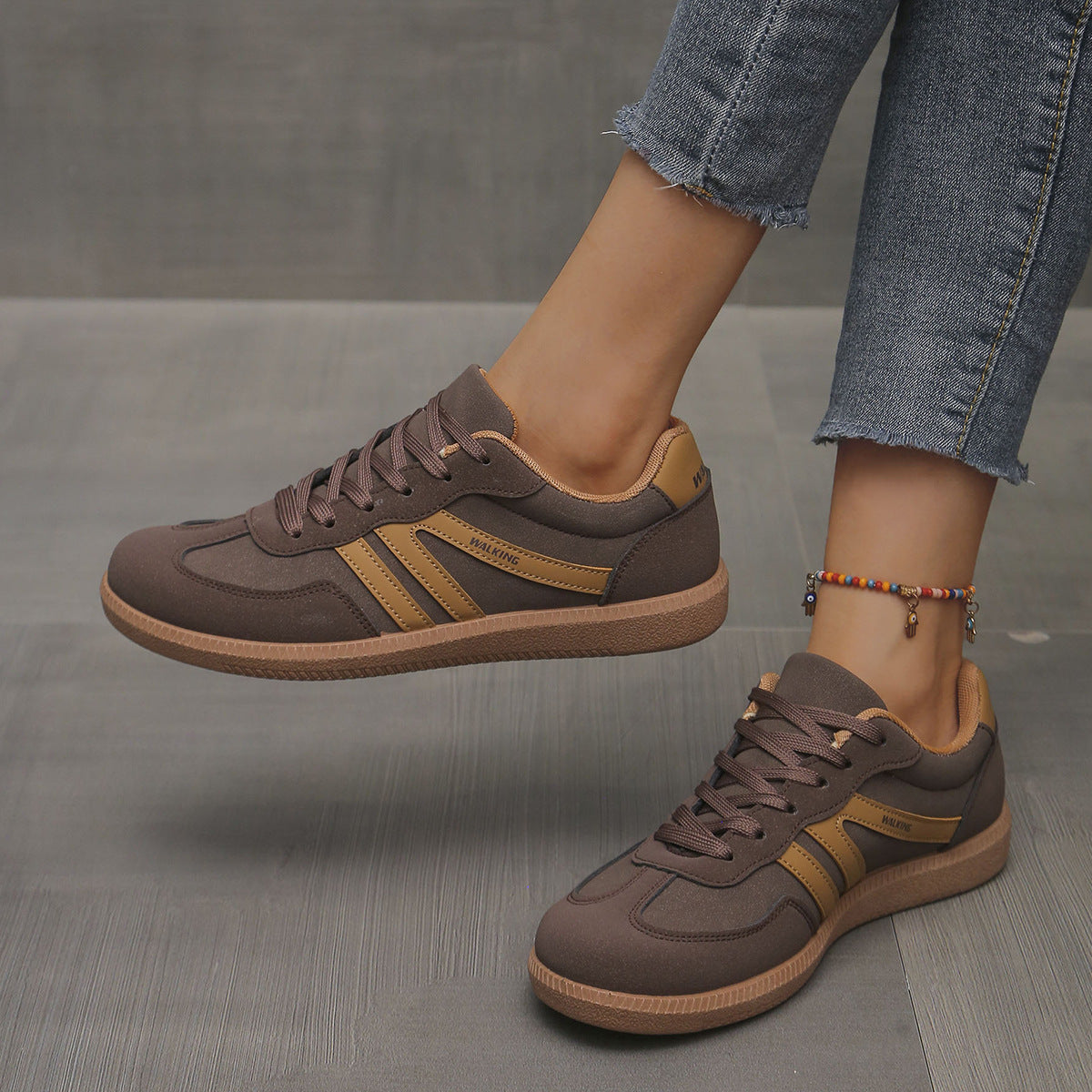 Liza | Orthopaedic Trainers