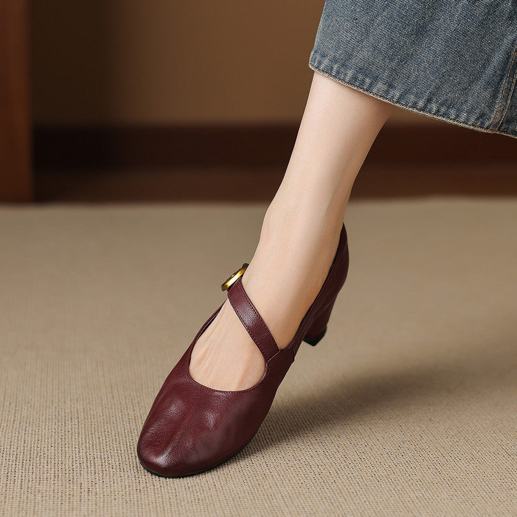 Quira | Round-Toe Mary Jane Flats