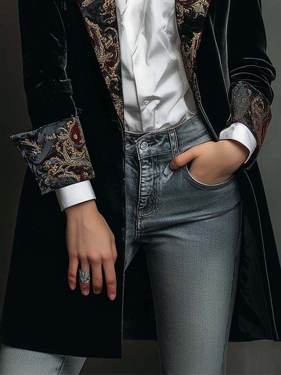 Leontina | Fitted Baroque Printed Blazer in Black