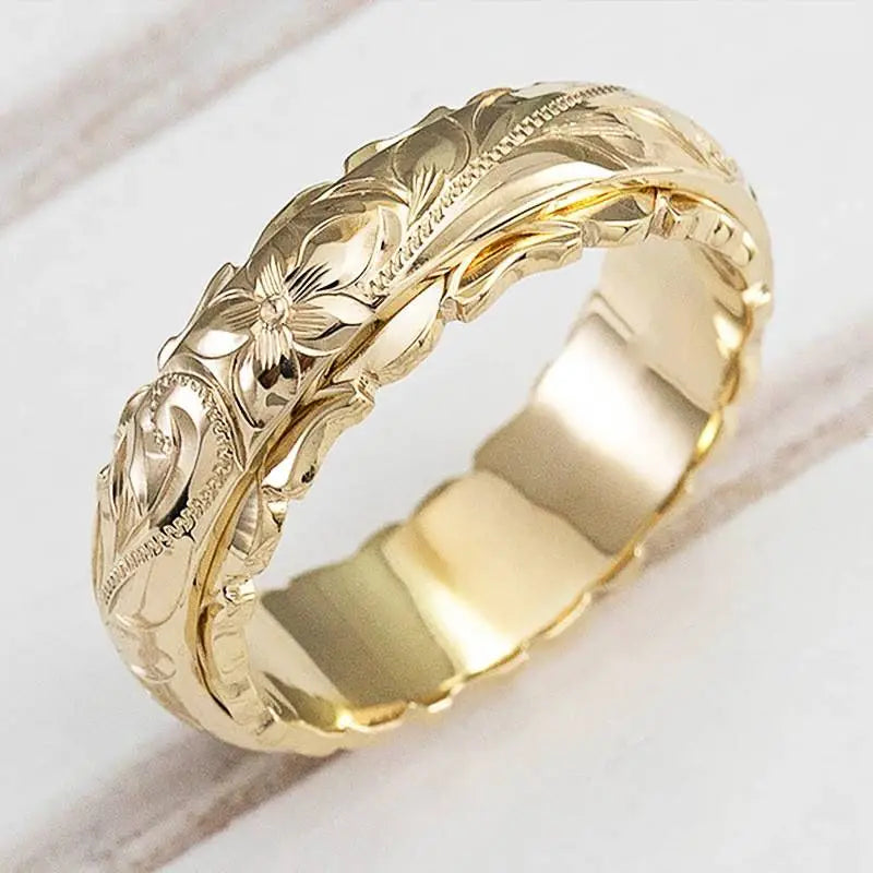 Mila – Gold Ring with Antique-Inspired Flower