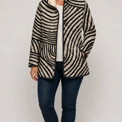 Inaya | Retro Circle Print Quilted Jacket